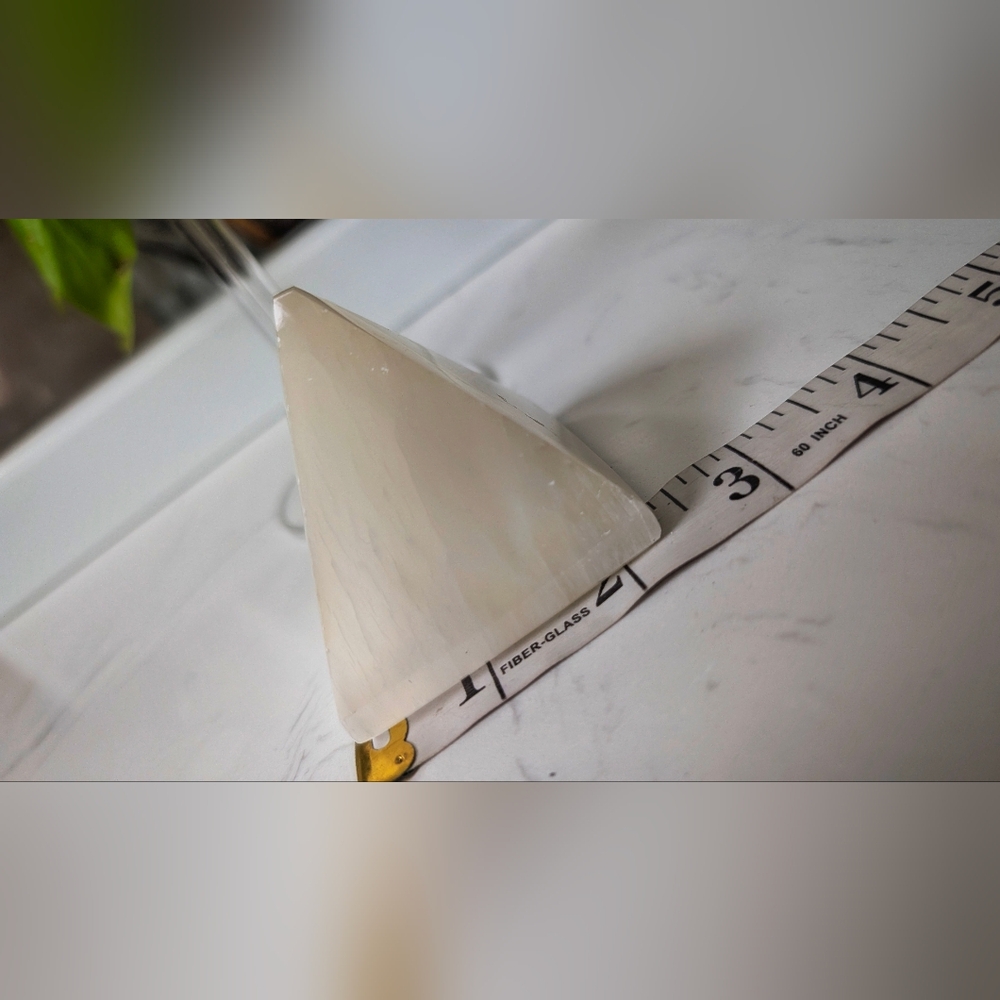 Selenite Crystal Pyramid - Picture 6 of 8